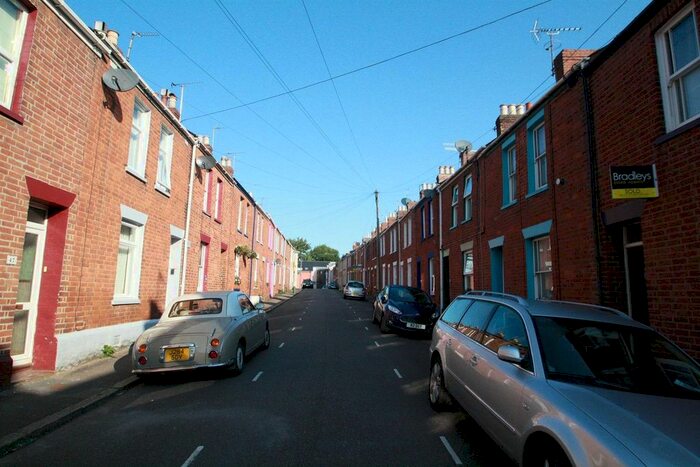 3 Bedroom Terraced House To Rent In Hoopern Street, Exeter, EX4