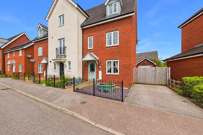 5 Bedroom Town House For Sale In Wagtail Drive, Stowmarket, IP14