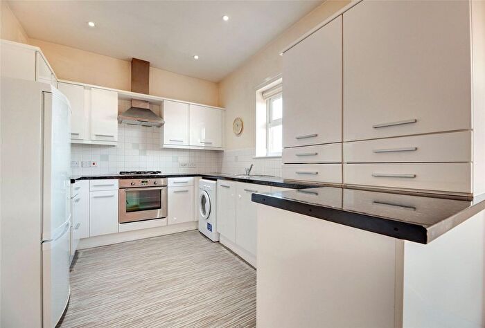 2 Bedroom Flat To Rent In Hartington Court, Gateshead, NE8