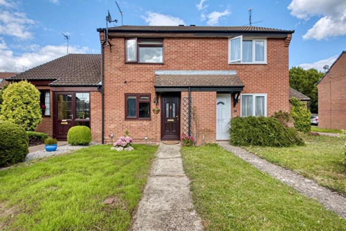 2 Bedroom House To Rent In Cannock Way, Lower Earley, Reading, Berkshire, RG6