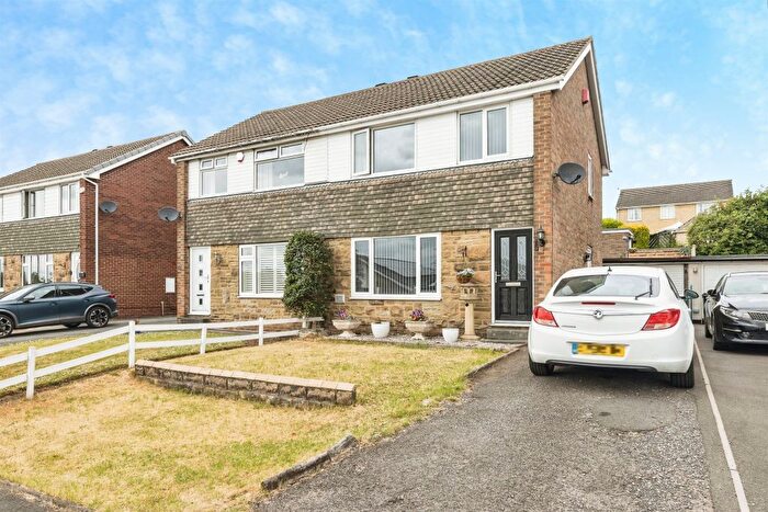 3 Bedroom Semi-Detached House For Sale In The Croft, Tingley, Wakefield, WF3