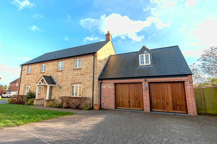 5 Bedroom Detached House For Sale In Kingstons Yard, Paulerspury, Towcester, NN12