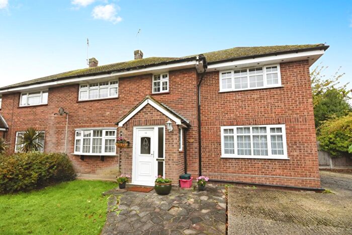 5 Bedroom Terraced House For Sale In Hazelwood Gardens, Pilgrims Hatch, Brentwood, CM15