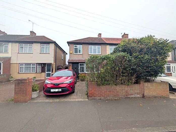 3 Bedroom Terraced House For Sale In New Road, Bedfont, Feltham, TW14