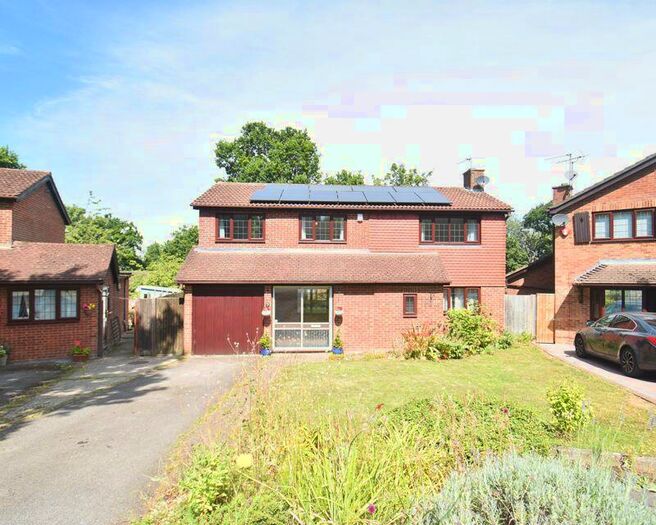 5 Bedroom Detached House To Rent In Minden Close, Chineham, RG24