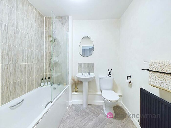 1 Bedroom Apartment For Sale In Myrtle Close, Gilden Park, Harlow, CM17