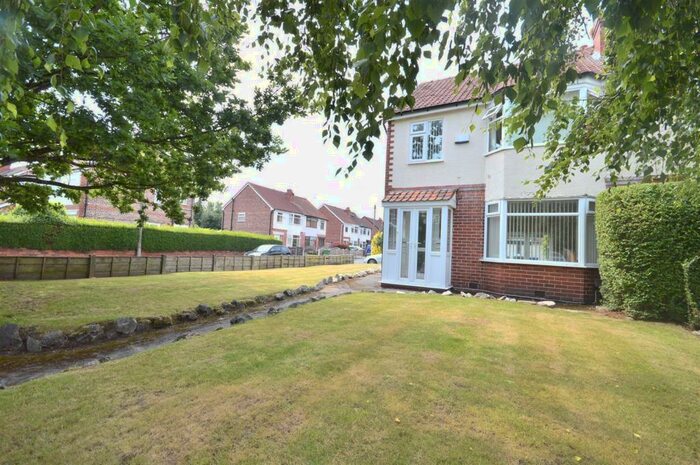 3 Bedroom Semi-Detached House To Rent In Clarendon Crescent, Sale, M33