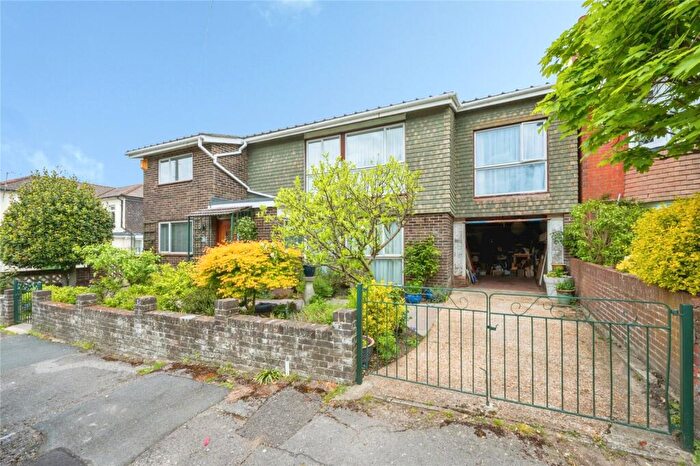 4 Bedroom Detached House For Sale In Longmore Avenue, Southampton, Hampshire, SO19