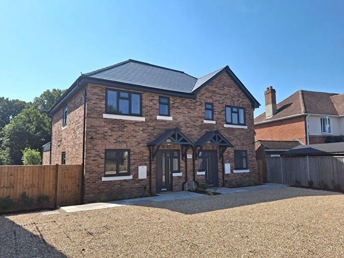 3 Bedroom Property To Rent In Padnell Road, Waterlooville, PO8
