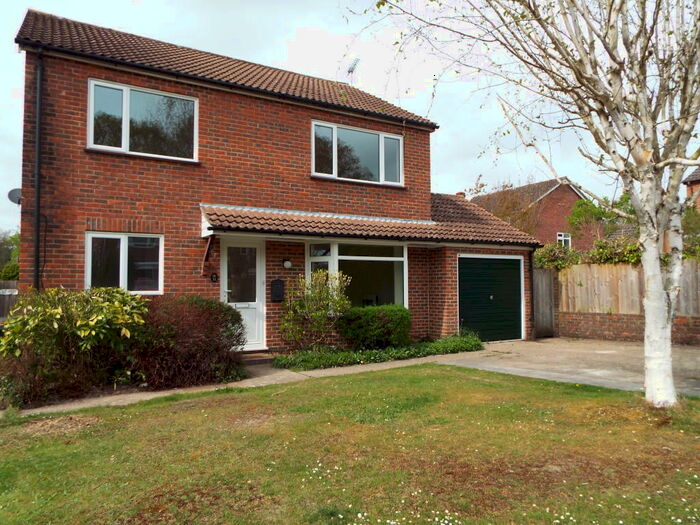 4 Bedroom Detached House To Rent In Elmdale Grove, East Wellow, SO51