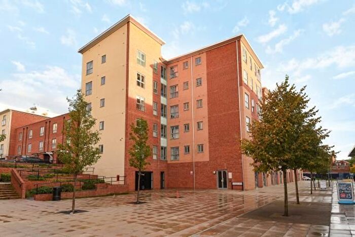 2 Bedroom Flat To Rent In Moulsford Mews, Reading, RG30