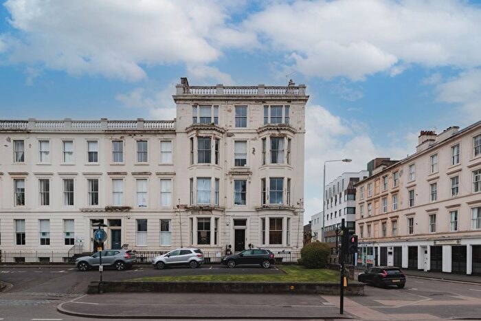 2 Bedroom Flat For Sale In Elderslie Street, Charing Cross, G3