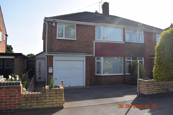 3 Bedroom Semi Detached House To Rent In Camphill Road, Nuneaton, CV10
