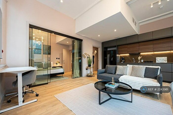 2 Bedroom Flat To Rent In Charlotte Street, Manchester, M1