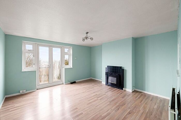 2 Bedroom Flat For Sale In Napier Road, Dover, CT16