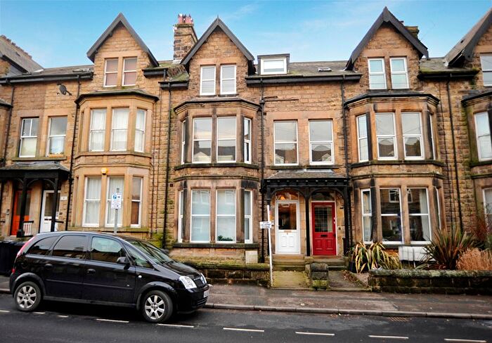 2 Bedroom Flat For Sale In Hyde Park Road, Harrogate, HG1