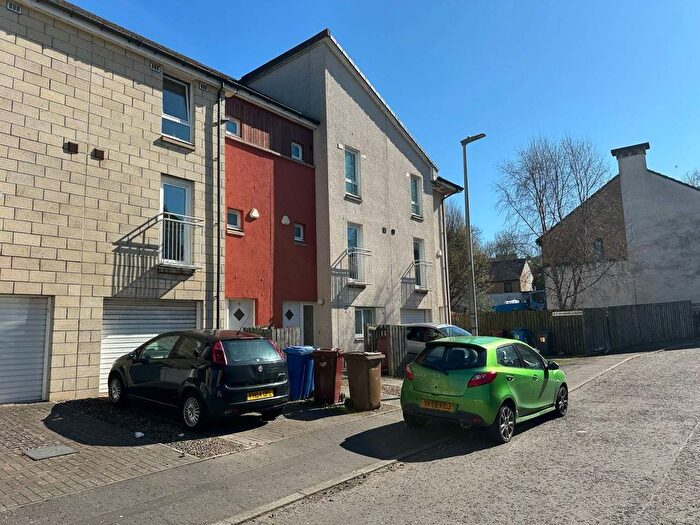 4 Bedroom Property To Rent In Milnbank Gardens, Dundee, DD1