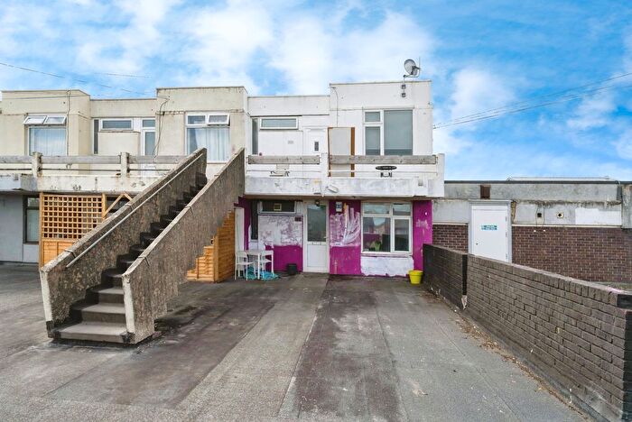 1 Bedroom Flat For Sale In Harden Road, Stockwood, Bristol, BS14