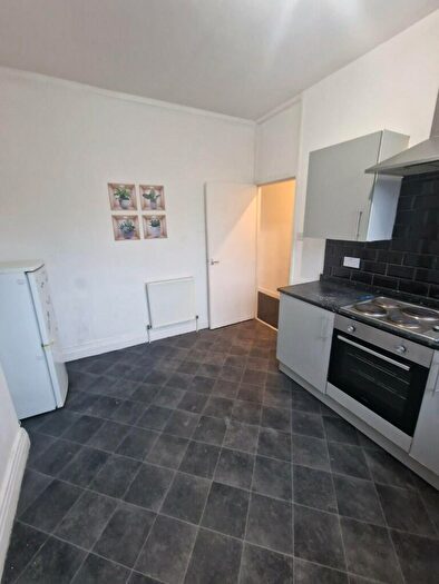 2 Bedroom Flat To Rent In Ponteland Road, Newcastle Upon Tyne, NE5
