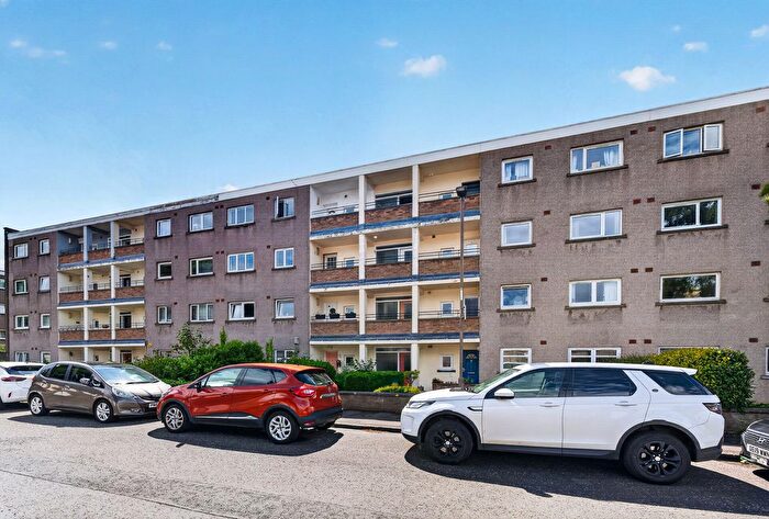 3 Bedroom Flat For Sale In Flat Trinity Court, Edinburgh, EH5