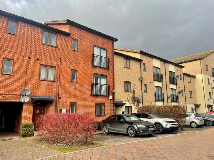 1 Bedroom Apartment To Rent In Goodrington Place, Broughton, MK10