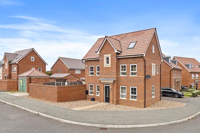 4 Bedroom Detached House To Rent In Woodpecker Way, Thrapston, NN14