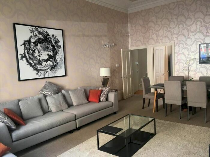 3 Bedroom Flat To Rent In Linden Gardens, Notting Hill Gate W2