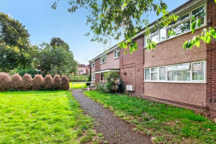 1 Bedroom Apartment For Sale In Norwich Drive, Harrogate, HG3