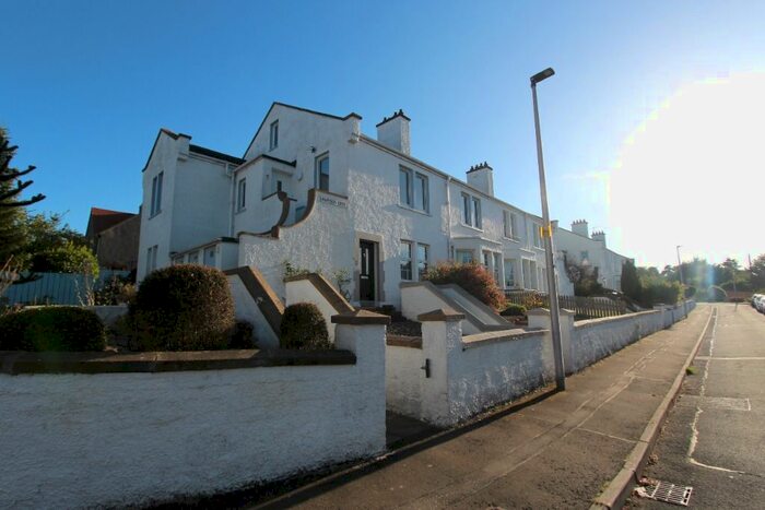 3 Bedroom Flat To Rent In Salvesen Crescent, Granton, Edinburgh, EH4