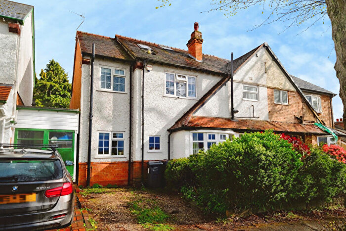 4 Bedroom Semi Detached House For Sale In Southam Road, Hall Green, Birmingham, West Midlands, B28