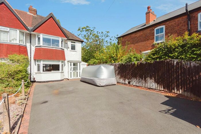 3 Bedroom Semi-Detached House For Sale In Arden Road, Birmingham, West Midlands, B27