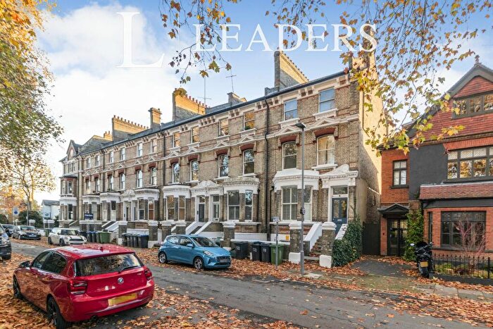 2 Bedroom Flat To Rent In St. Andrews Square, Surbiton, KT6