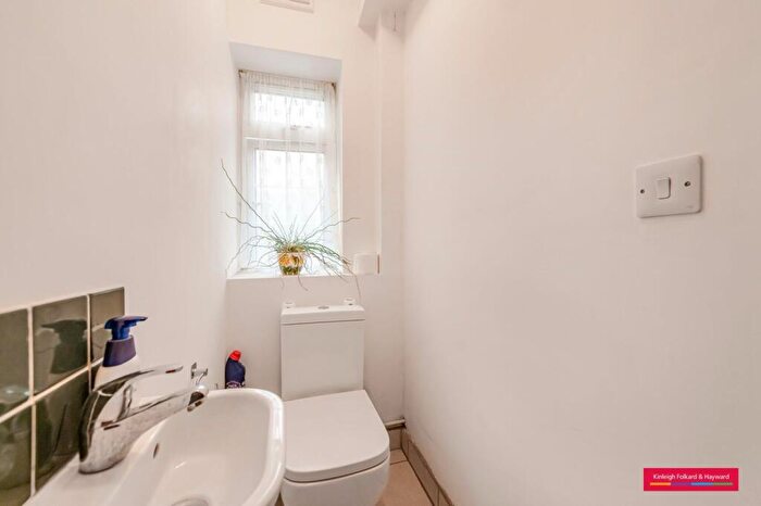 2 Bedroom Flat To Rent In Shoot Up Hill, London, NW2