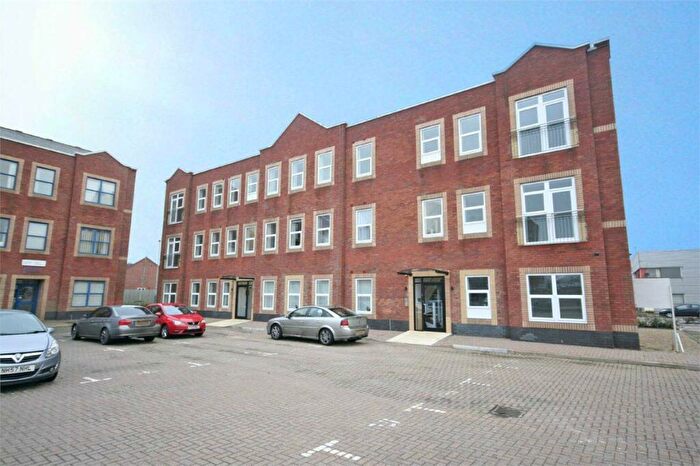 2 Bedroom Apartment To Rent In Apartment Sandy House, Woodside Park, Rugby, CV21