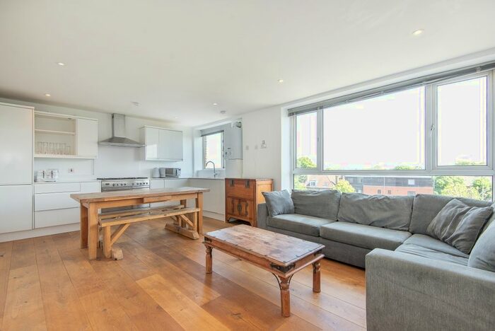 1 Bedroom Flat To Rent In Heathfield Road, London, SW18