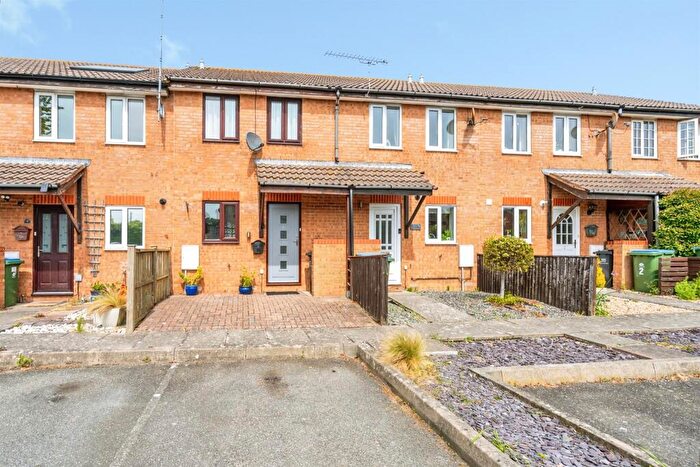 2 Bedroom Terraced House For Sale In Northcliffe Road, Bognor Regis, PO22