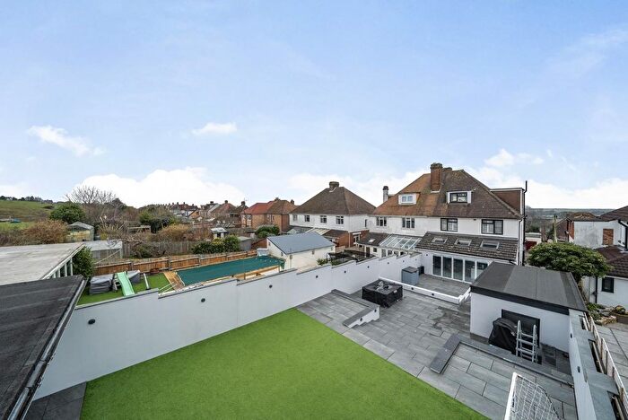 4 Bedroom Semi-detached House For Sale In Woodfield Avenue, Portsmouth, PO6