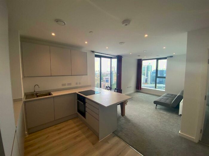 2 Bedroom Apartment To Rent In No Old Trafford, Wharf End, Old Trafford, M17