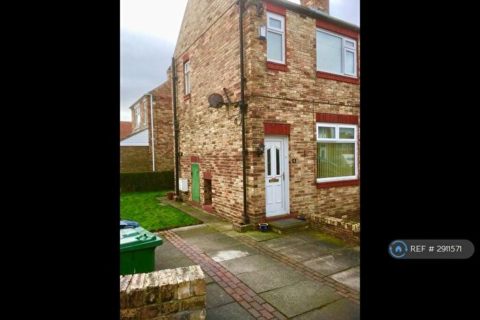 2 Bedroom Semi-Detached House To Rent In Kings Drive, Greenside, Ryton, NE40