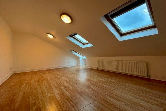 1 Bedroom Flat To Rent In Lower Addiscombe Road, Croydon, CR0