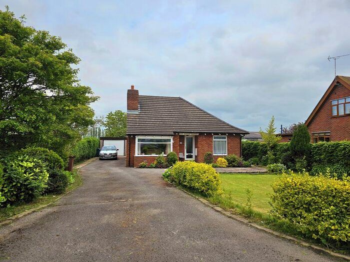 2 Bedroom Detached Bungalow For Sale In Moss Lane, Hesketh Bank, Preston, PR4
