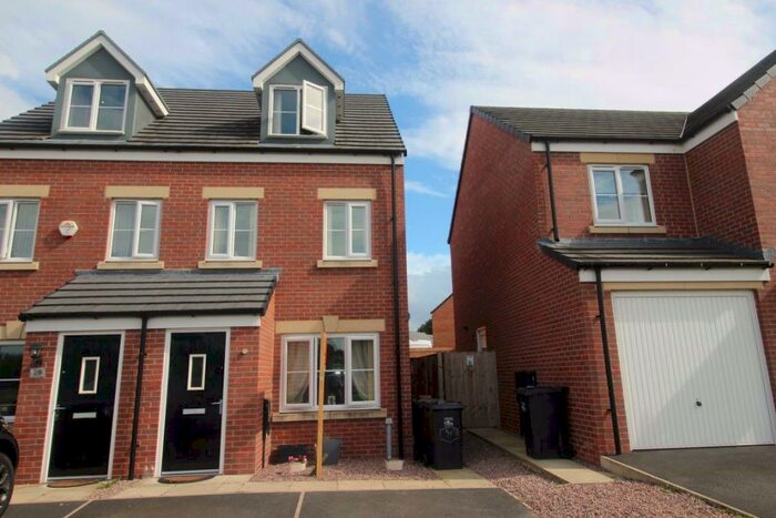 3 Bedroom Town House To Rent In Melbreak Avenue, Carlisle, CA2