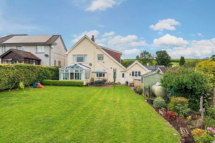 4 Bedroom Detached House For Sale In Felinfach, Brecon, LD3