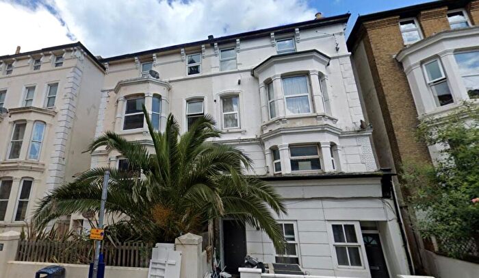 1 Bedroom Flat To Rent In Osborne Road, Southsea, Hampshire, PO5