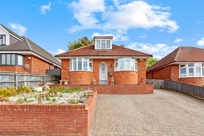 3 Bedroom House For Sale In West Drive, High Wycombe, HP13