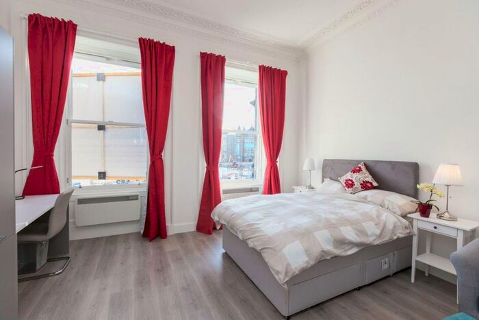 Studio To Rent In Lothian Street, Edinburgh EH1