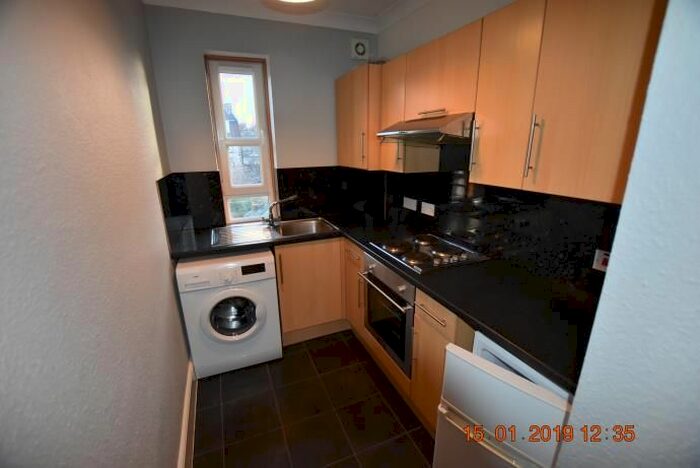 1 Bedroom Flat To Rent In South Inch Place, Perth, PH2
