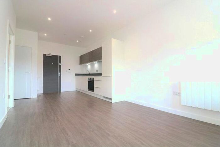 1 Bedroom Flat To Rent In Century Court, Millennium Way, Bracknell, Berkshire, RG12