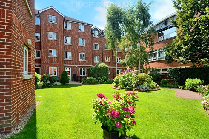 2 Bedroom Flat To Rent In Greenwood Court, Epsom, KT18