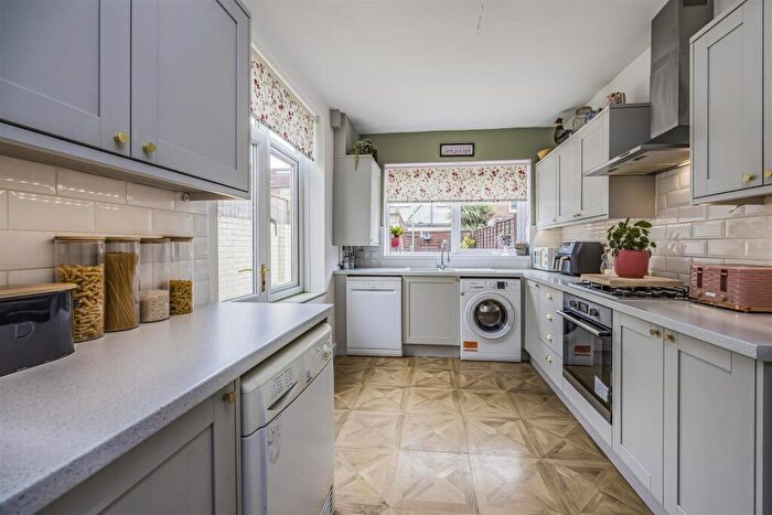 2 Bedroom End Of Terrace House For Sale In Martin Road, Baffins, Portsmouth, PO3